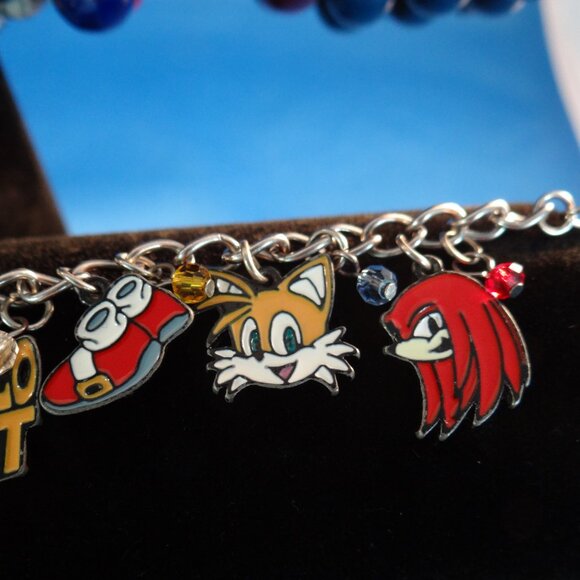 Sonic The Hedgehog Charm Bracelet - Picture 4 of 4